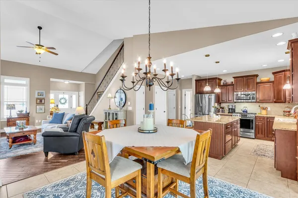 $559,900 | 1121 Declaration Drive, Savoy, IL 61874