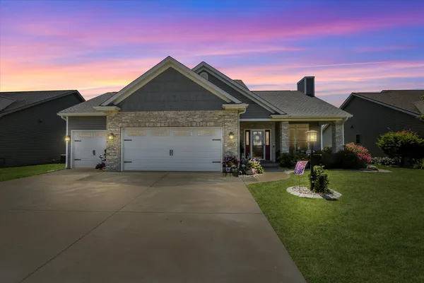 $559,900 | 1121 Declaration Drive, Savoy, IL 61874