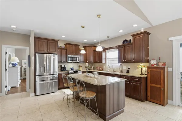 $559,900 | 1121 Declaration Drive, Savoy, IL 61874