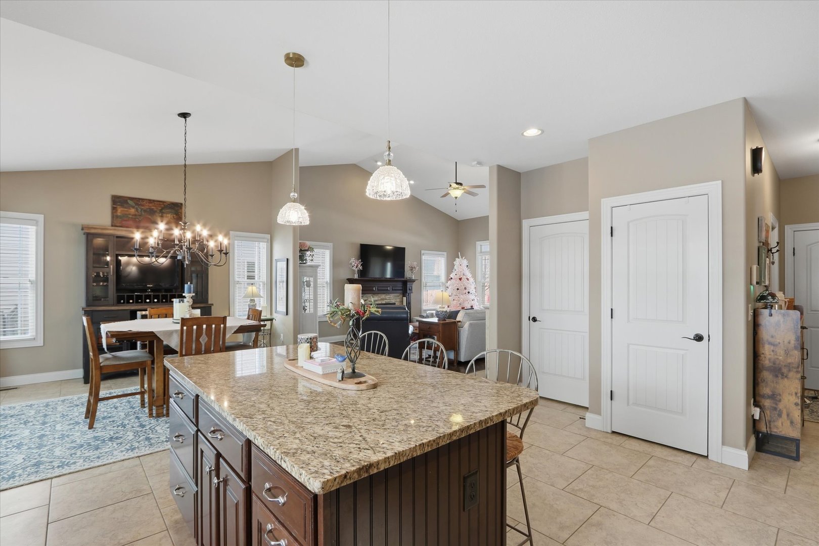 1121 Declaration Drive Savoy, IL 61874 - Photo 25 of 73