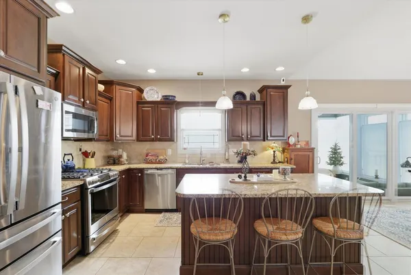 $559,900 | 1121 Declaration Drive, Savoy, IL 61874