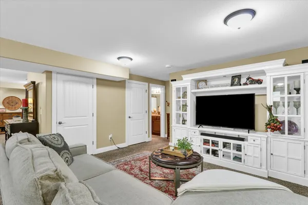 $559,900 | 1121 Declaration Drive, Savoy, IL 61874