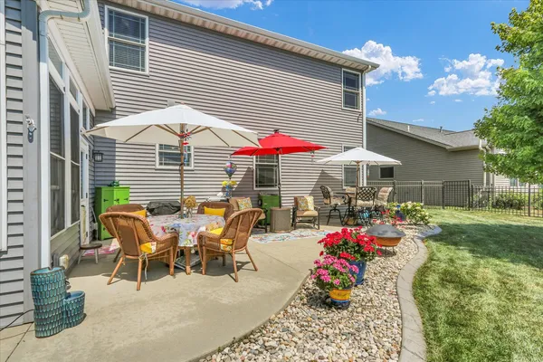 $559,900 | 1121 Declaration Drive, Savoy, IL 61874