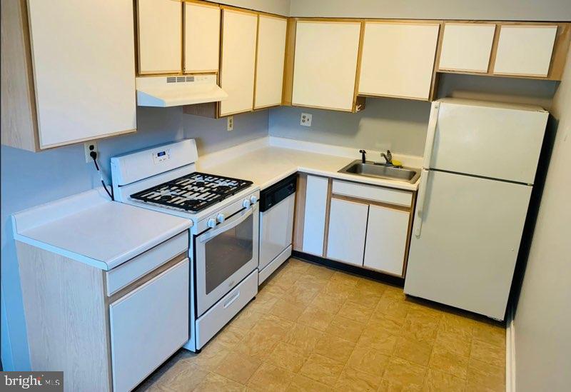 1600 Church Road, Unit A104 Wyncote, PA 19095 - Photo 2 of 6