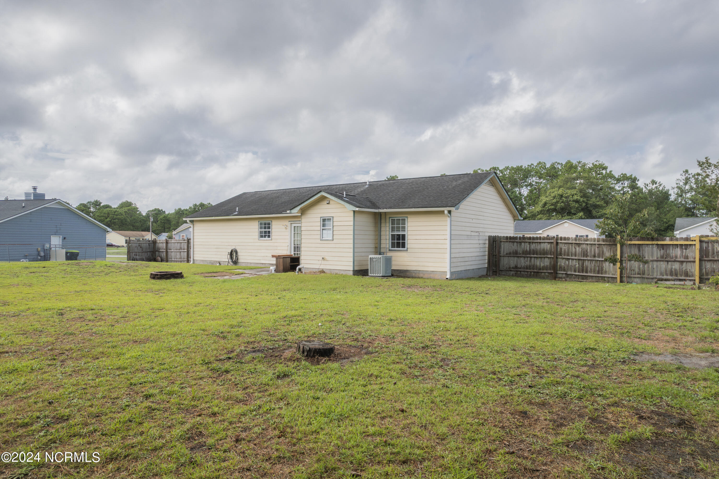 313 Timber Ridge Drive Hubert, NC 28539 - Photo 38 of 55 Rear