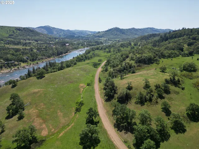 $5,495,000 | 1104 Rio Nes Lane, Roseburg, OR 97470