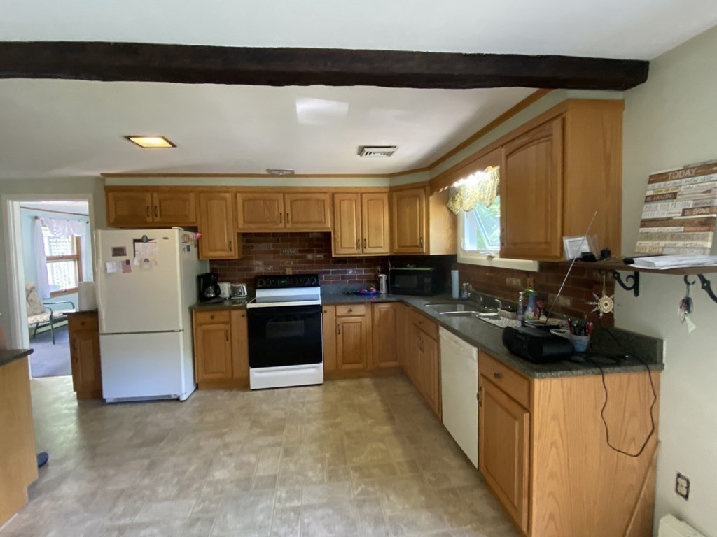 48 Burnham Road Greenfield, MA 01301 - Photo 9 of 31 Gallery Image 9