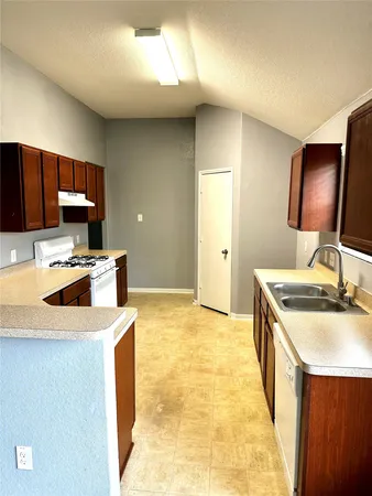 $1,725 | 16763 North Blue Jay Drive, Conroe, TX 77385