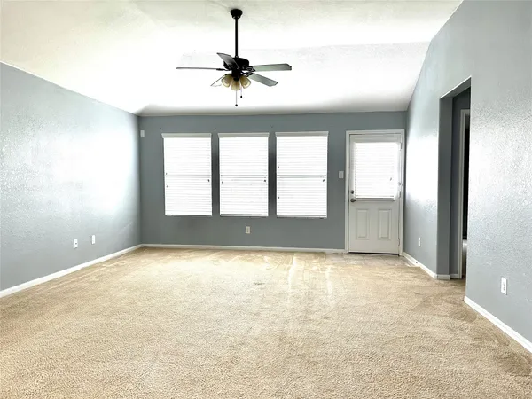$1,725 | 16763 North Blue Jay Drive, Conroe, TX 77385