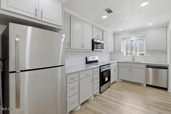 $1,600 | 126 Joanie Street, Pearl, MS 39208