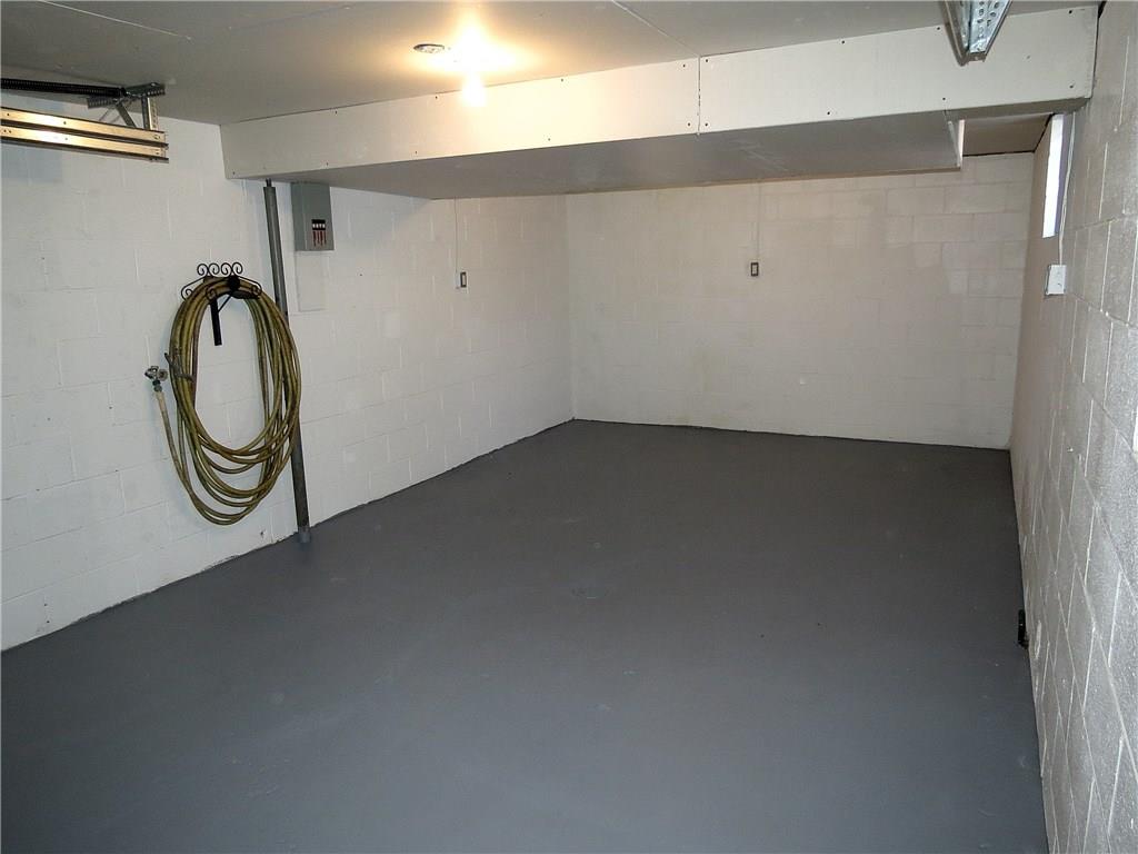 551 Chapel Road Aliquippa, PA 15001 - Photo 15 of 19 Even the garage is white glove clean!