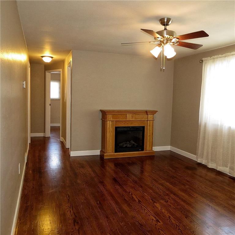 551 Chapel Road Aliquippa, PA 15001 - Photo 8 of 19 Living Room