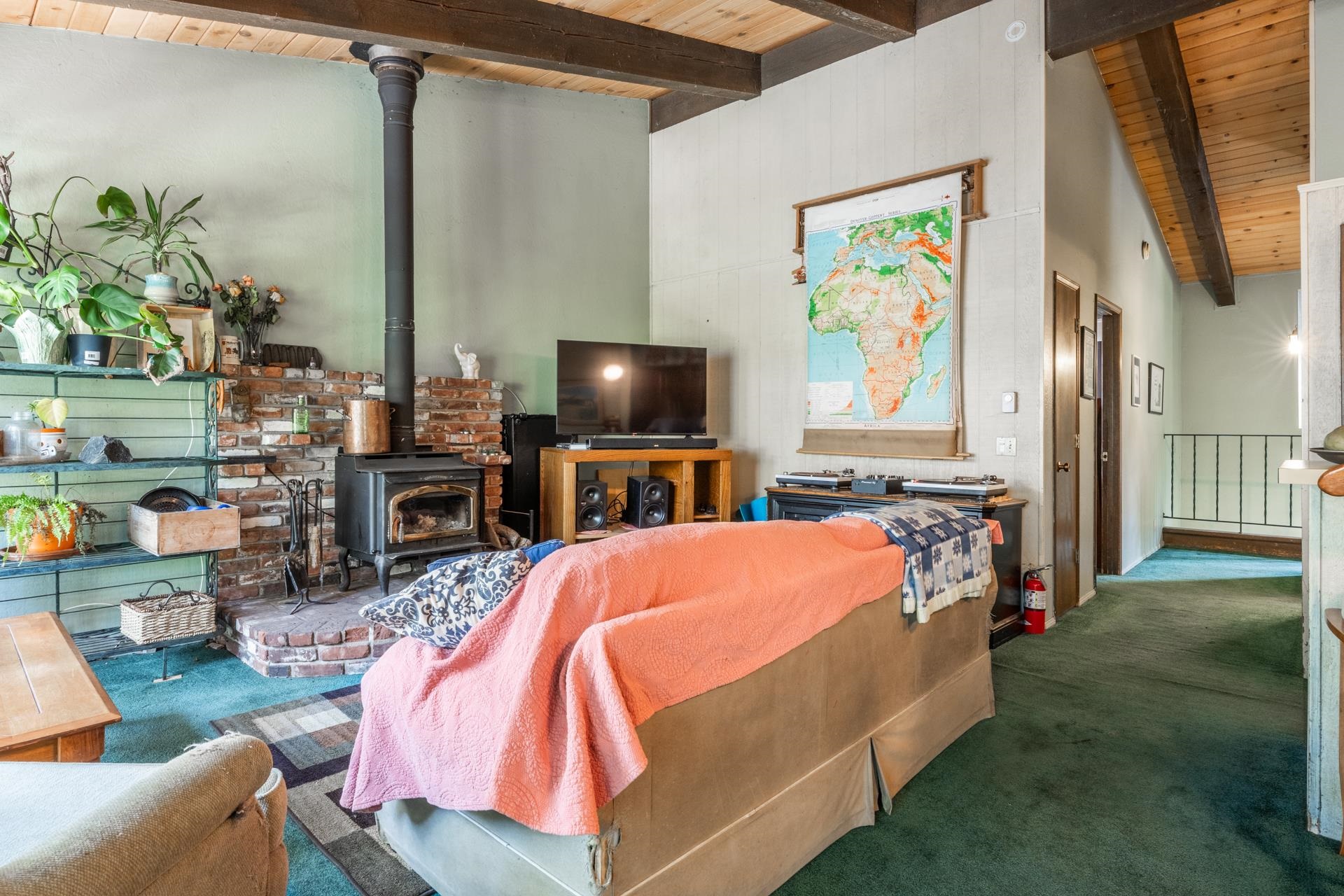 3251 Chateau Road, Unit 38 Mammoth Lakes, CA 93546 - Photo 12 of 50 a bedroom with bed and a flat screen tv