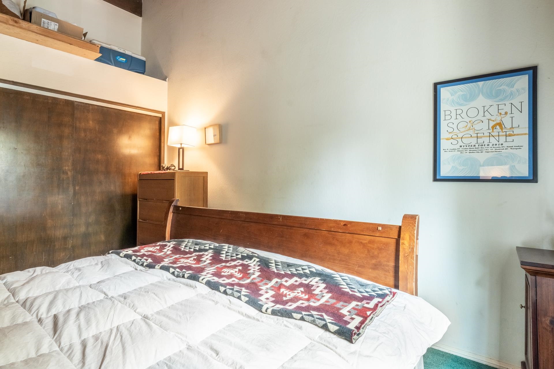 3251 Chateau Road, Unit 38 Mammoth Lakes, CA 93546 - Photo 33 of 50 a bedroom with a bed and painting on the wall