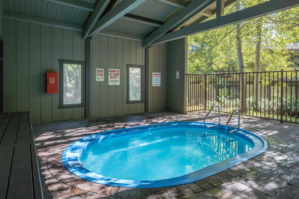 3251 Chateau Road, Unit 38 Mammoth Lakes, CA 93546 - Photo 49 of 50 a view of a interior of the house