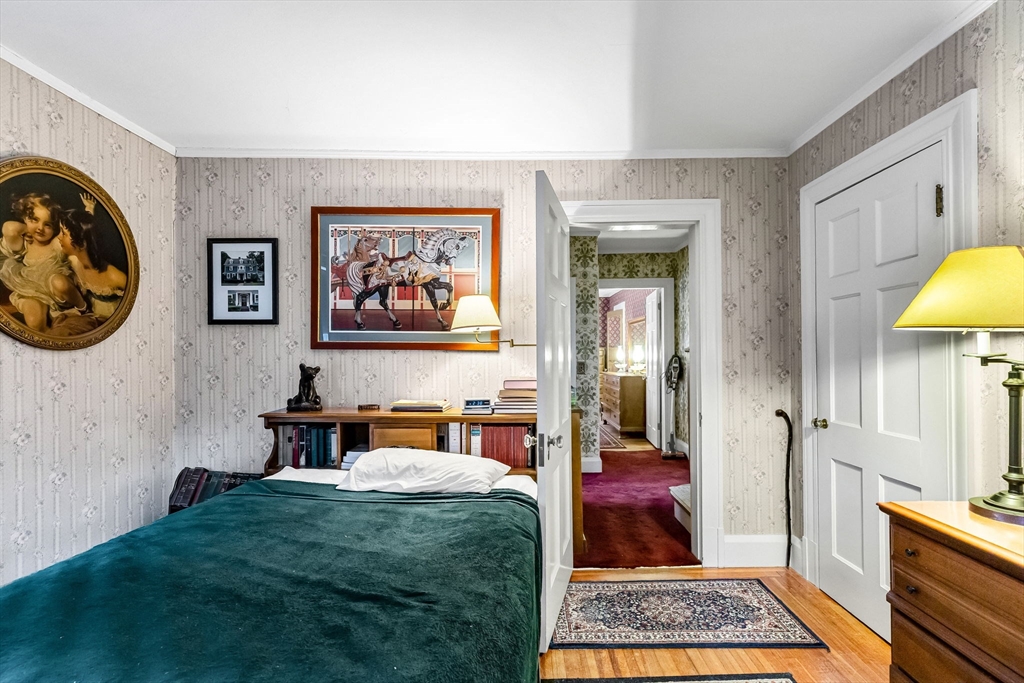 154 Madison Avenue Holyoke, MA 01040 - Photo 27 of 42