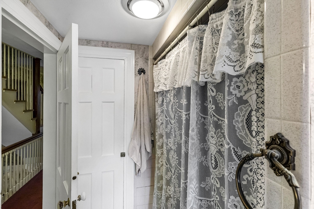 154 Madison Avenue Holyoke, MA 01040 - Photo 31 of 42