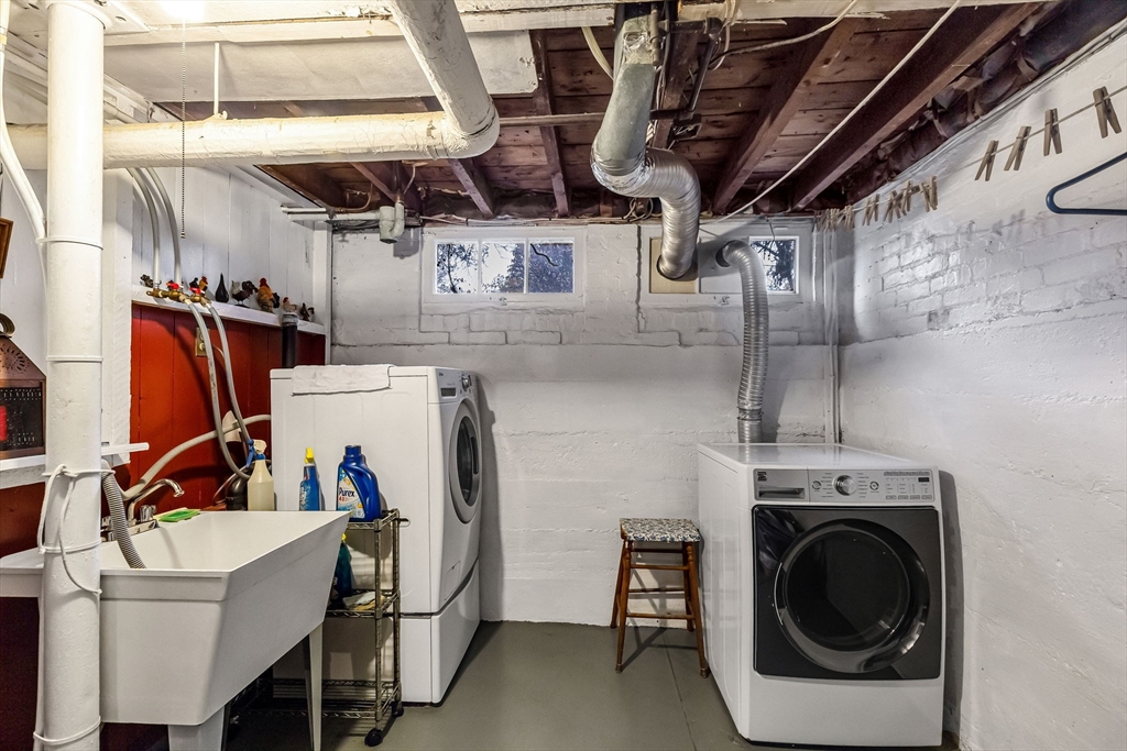 154 Madison Avenue Holyoke, MA 01040 - Photo 36 of 42
