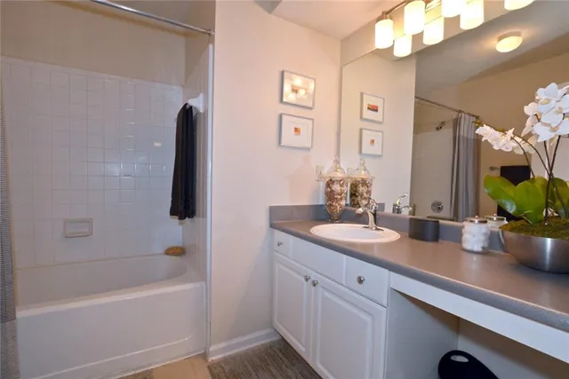 $1,825 | 771 Lindbergh Drive Northeast, Unit 1204, Atlanta, GA 30324