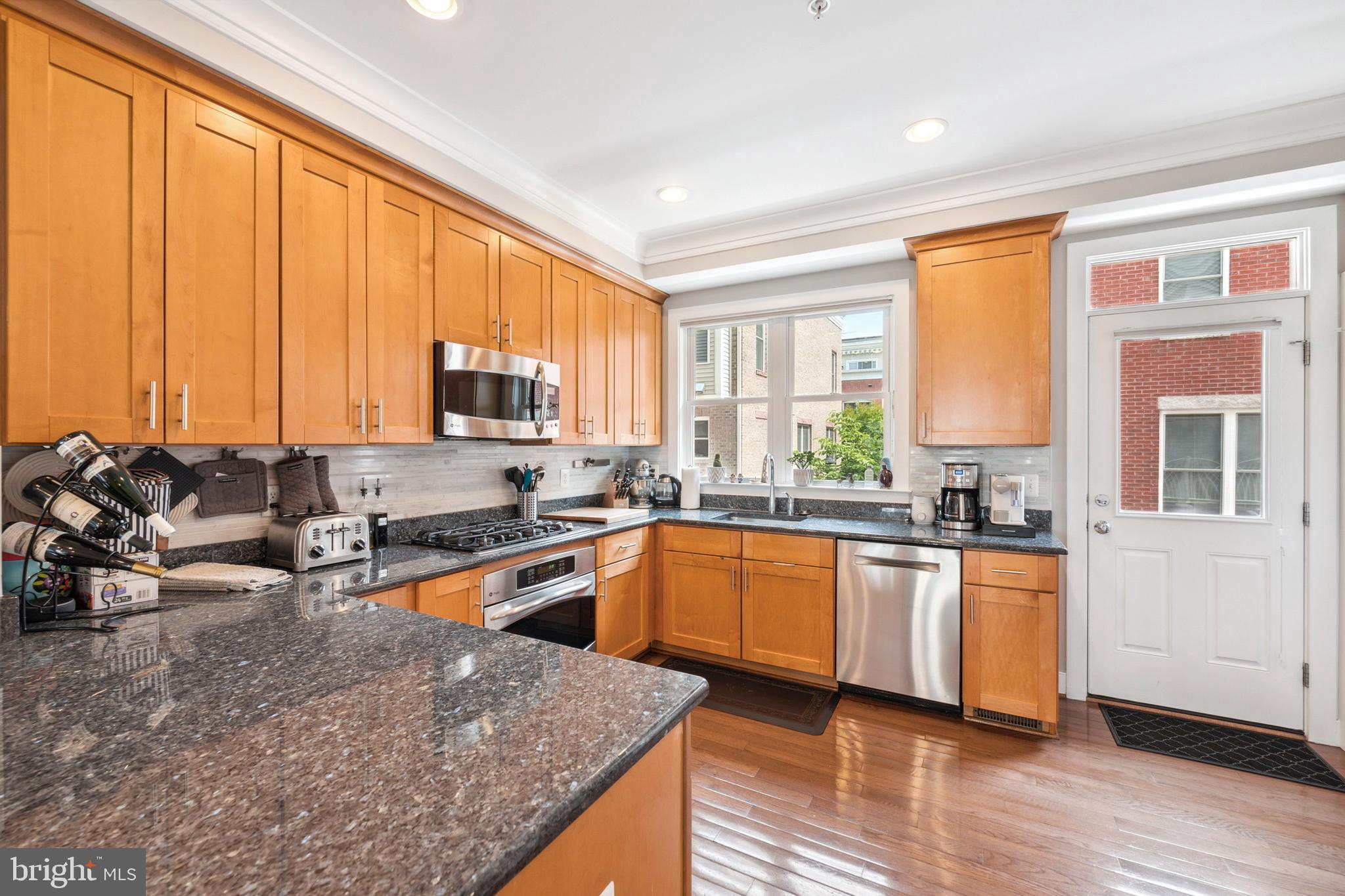 415 K Street Southeast Washington, DC 20003 - Photo 7 of 24