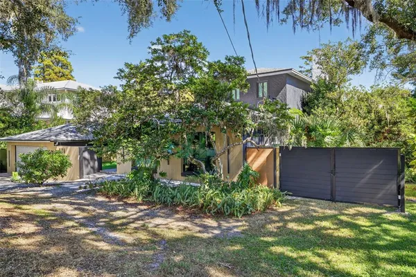 $899,000 | 511 South Riverhills Drive, Temple Terrace, FL 33617