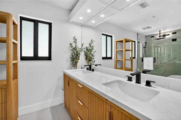 $899,000 | 511 South Riverhills Drive, Temple Terrace, FL 33617