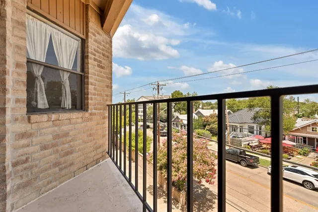 $1,200 | 3316 Guadalupe Street, Unit 309, Austin, TX 78705