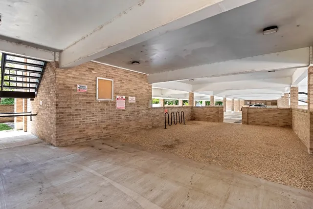 $1,200 | 3316 Guadalupe Street, Unit 309, Austin, TX 78705