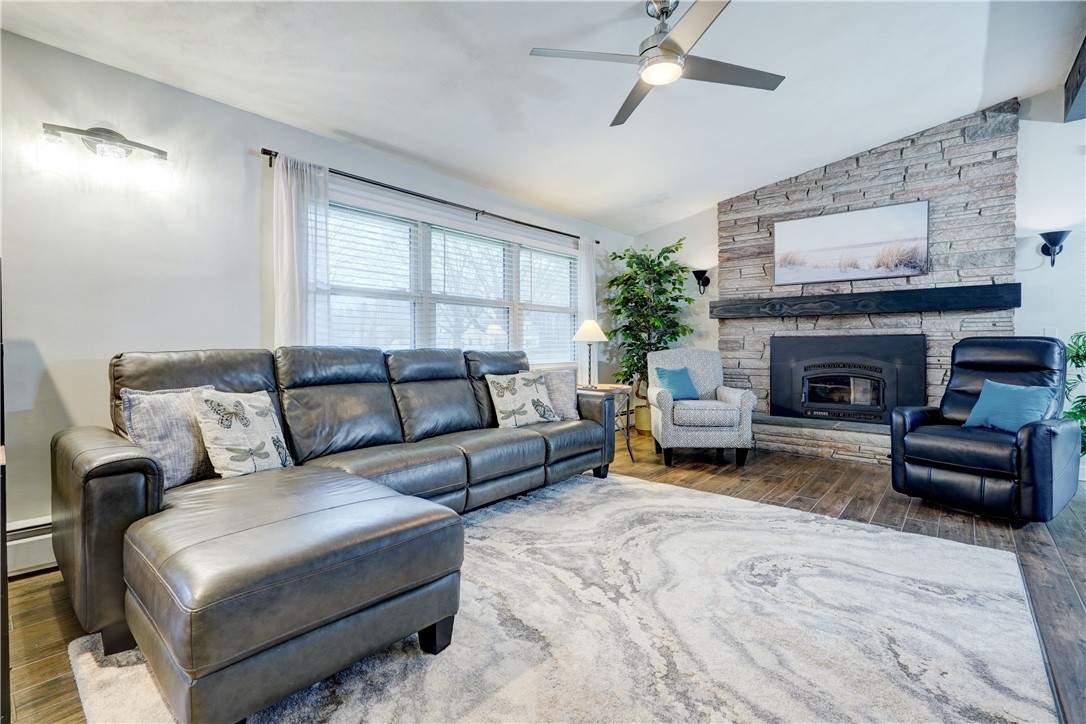 465 Holt Road Webster, NY 14580 - Photo 5 of 49