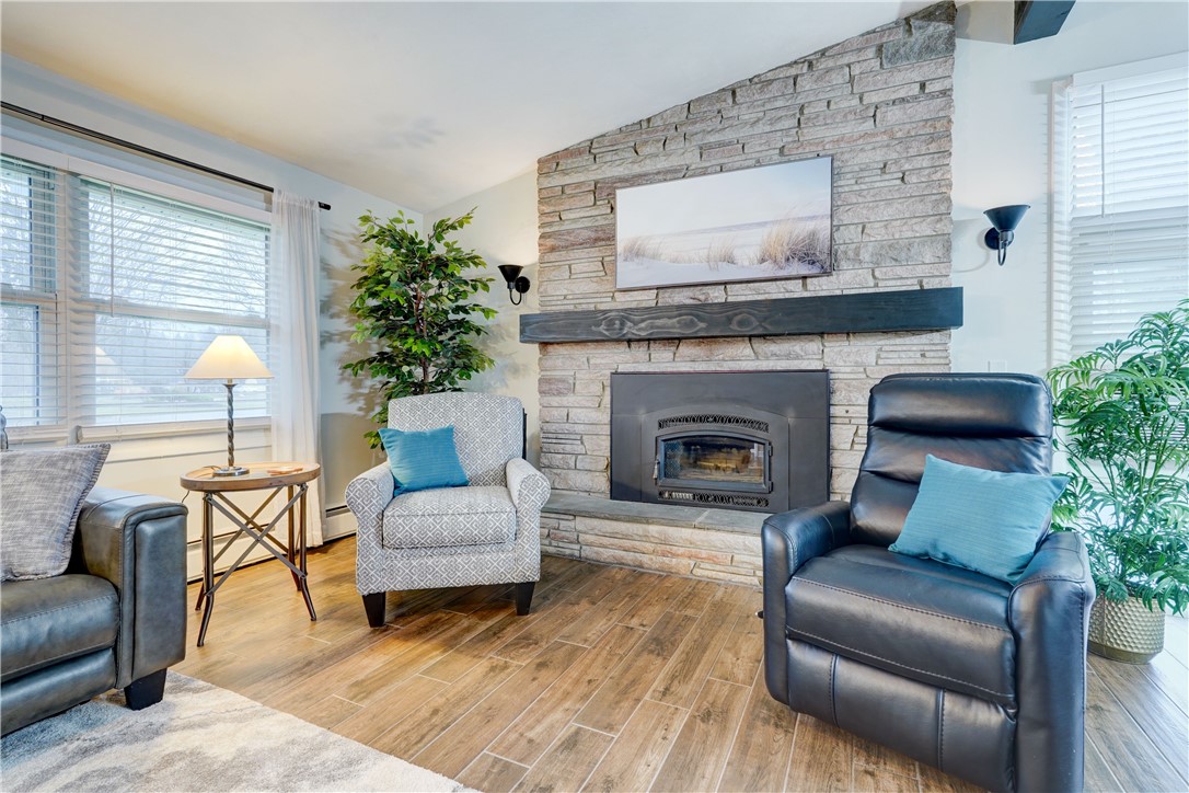 465 Holt Road Webster, NY 14580 - Photo 8 of 49