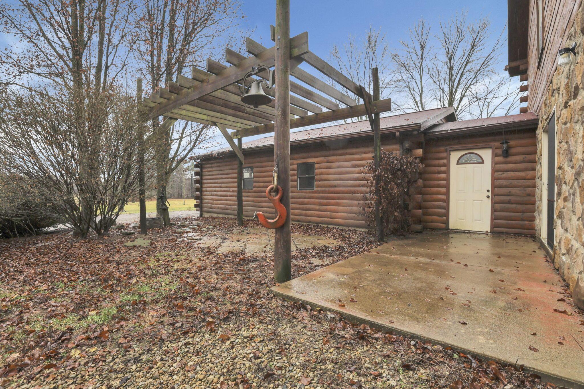 7760 Township Road Fredericktown, OH 43019 - Photo 60 of 74 Side Patio