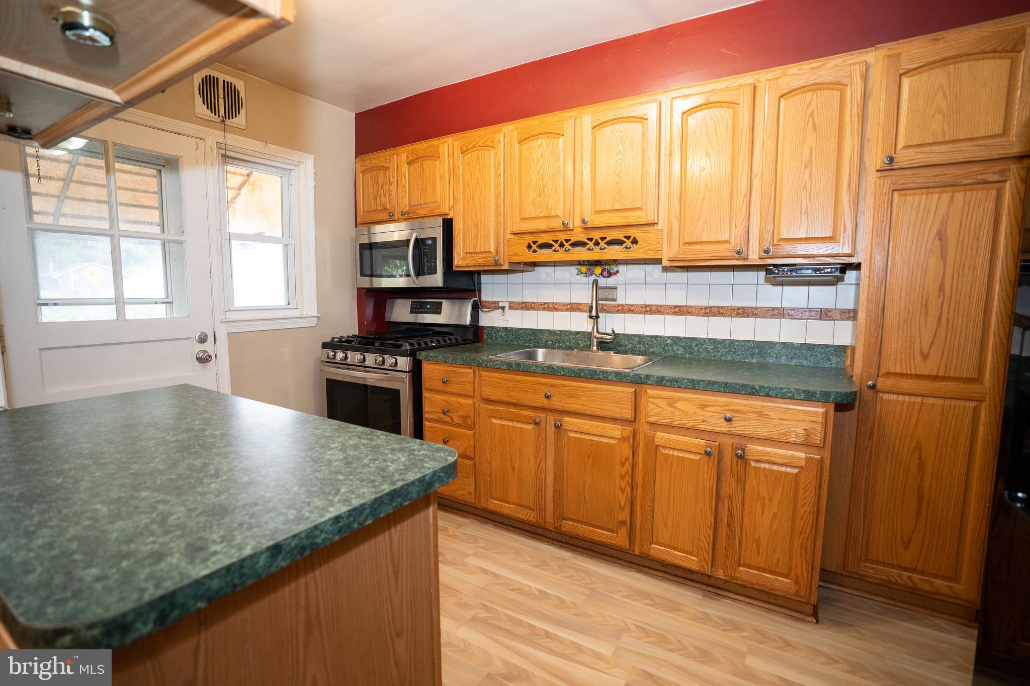 7325 Conley Street Baltimore, MD 21224 - Photo 9 of 30