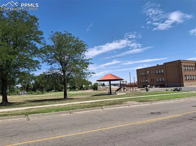 a view of a house with a garage