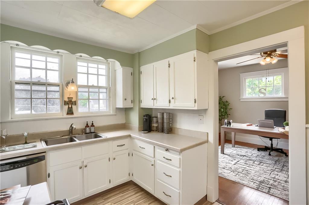 1441 Ridge Avenue Coraopolis, PA 15108 - Photo 12 of 25 Gallery Image 12