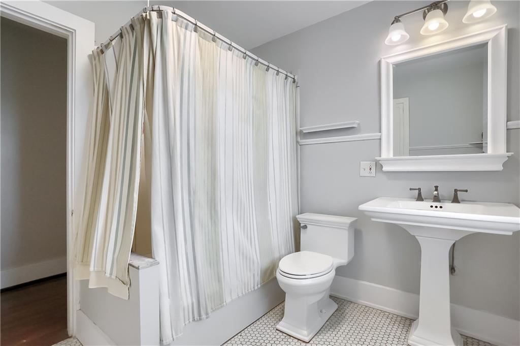 1441 Ridge Avenue Coraopolis, PA 15108 - Photo 20 of 25 Gallery Image 20
