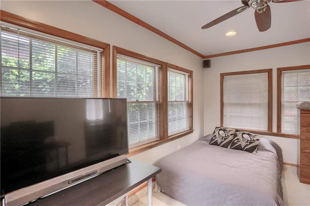 1441 Ridge Avenue Coraopolis, PA 15108 - Photo 7 of 25 Gallery Image 7