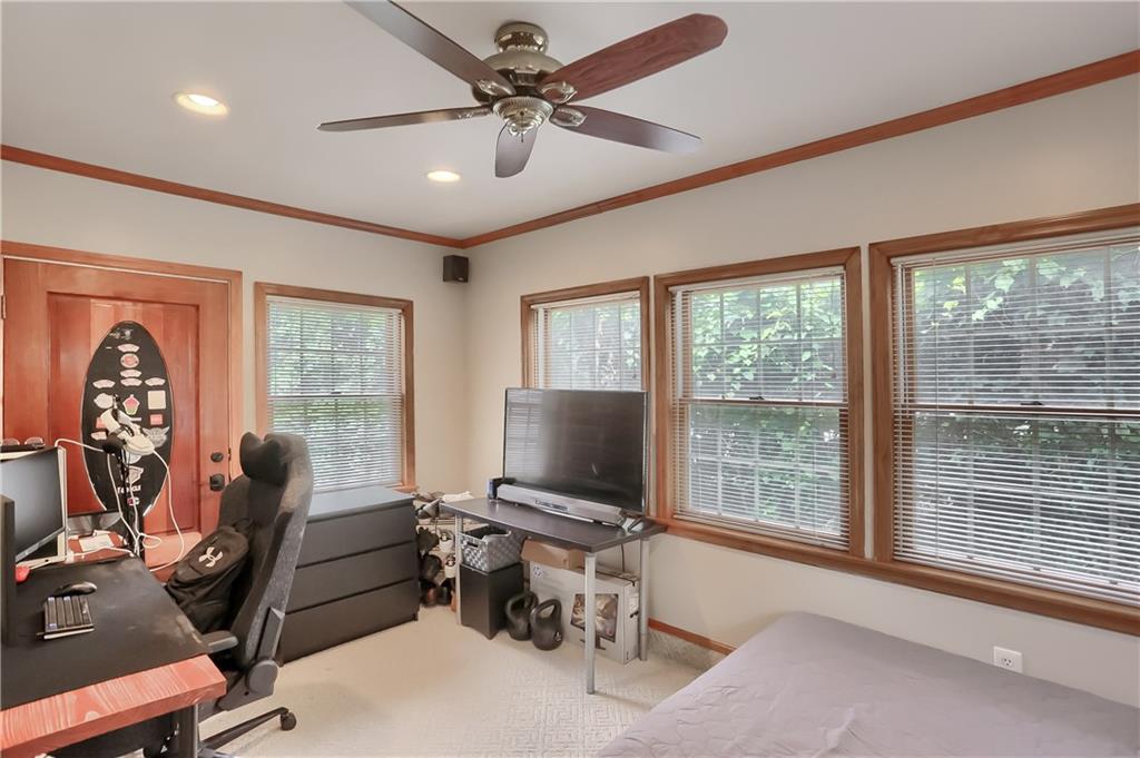 1441 Ridge Avenue Coraopolis, PA 15108 - Photo 8 of 25 Gallery Image 8