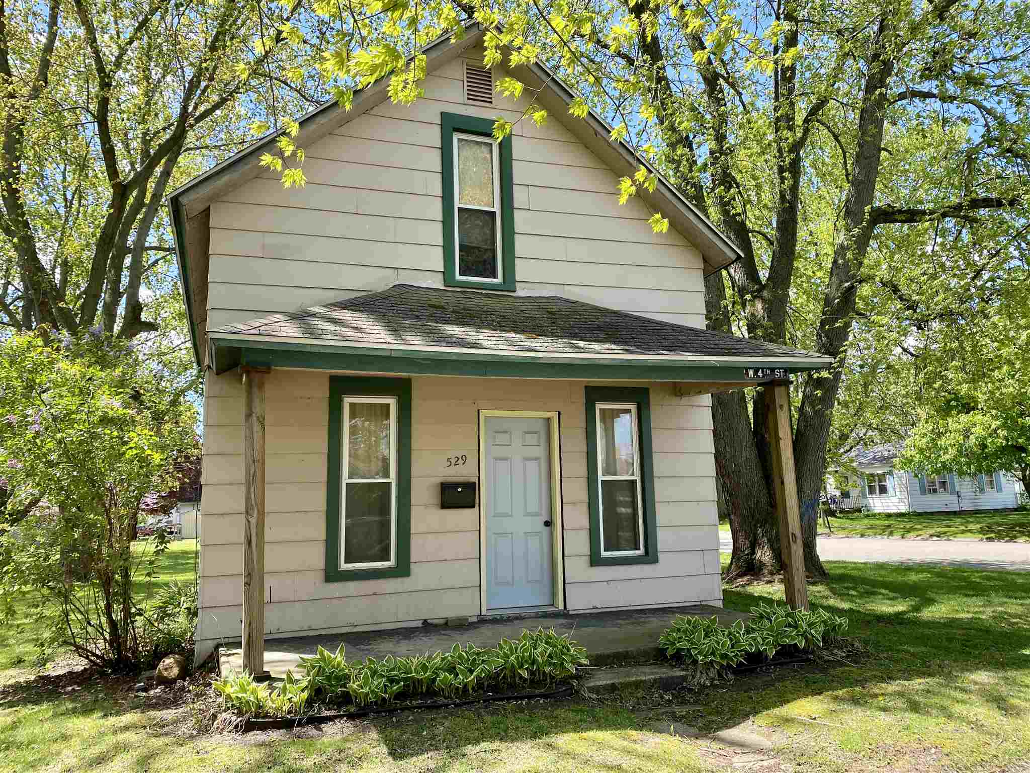 529 West 4th Street Rochester, IN 46975 - Photo 1 of 19