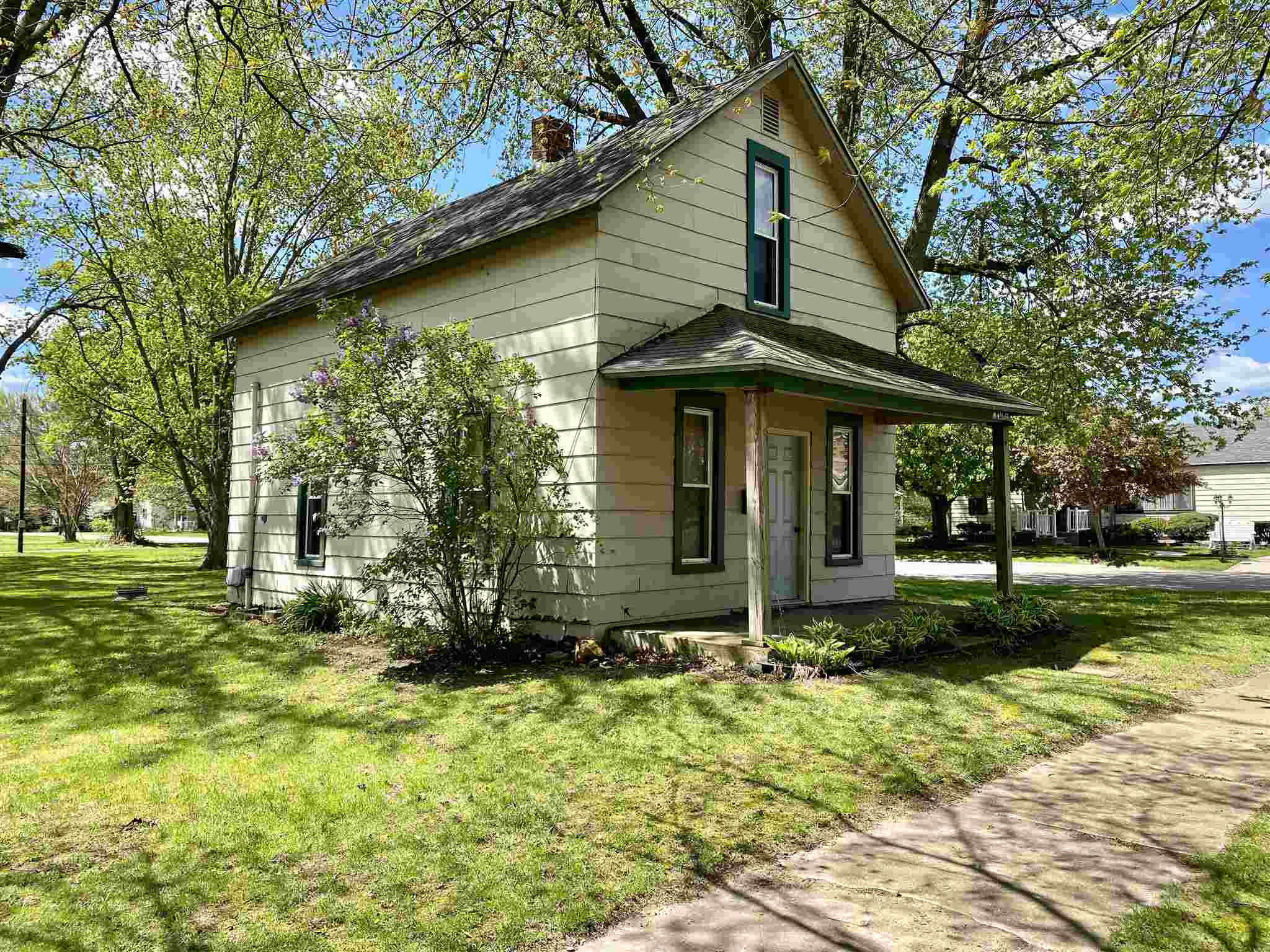 529 West 4th Street Rochester, IN 46975 - Photo 2 of 19