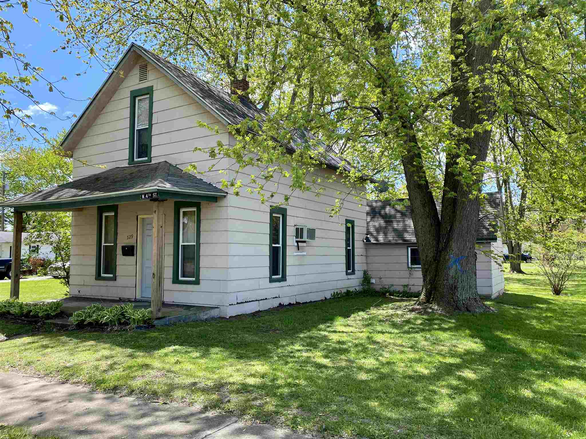 529 West 4th Street Rochester, IN 46975 - Photo 3 of 19