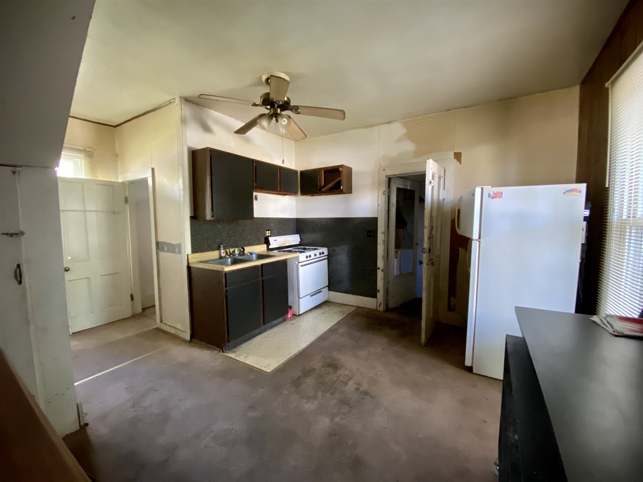 529 West 4th Street Rochester, IN 46975 - Photo 6 of 19