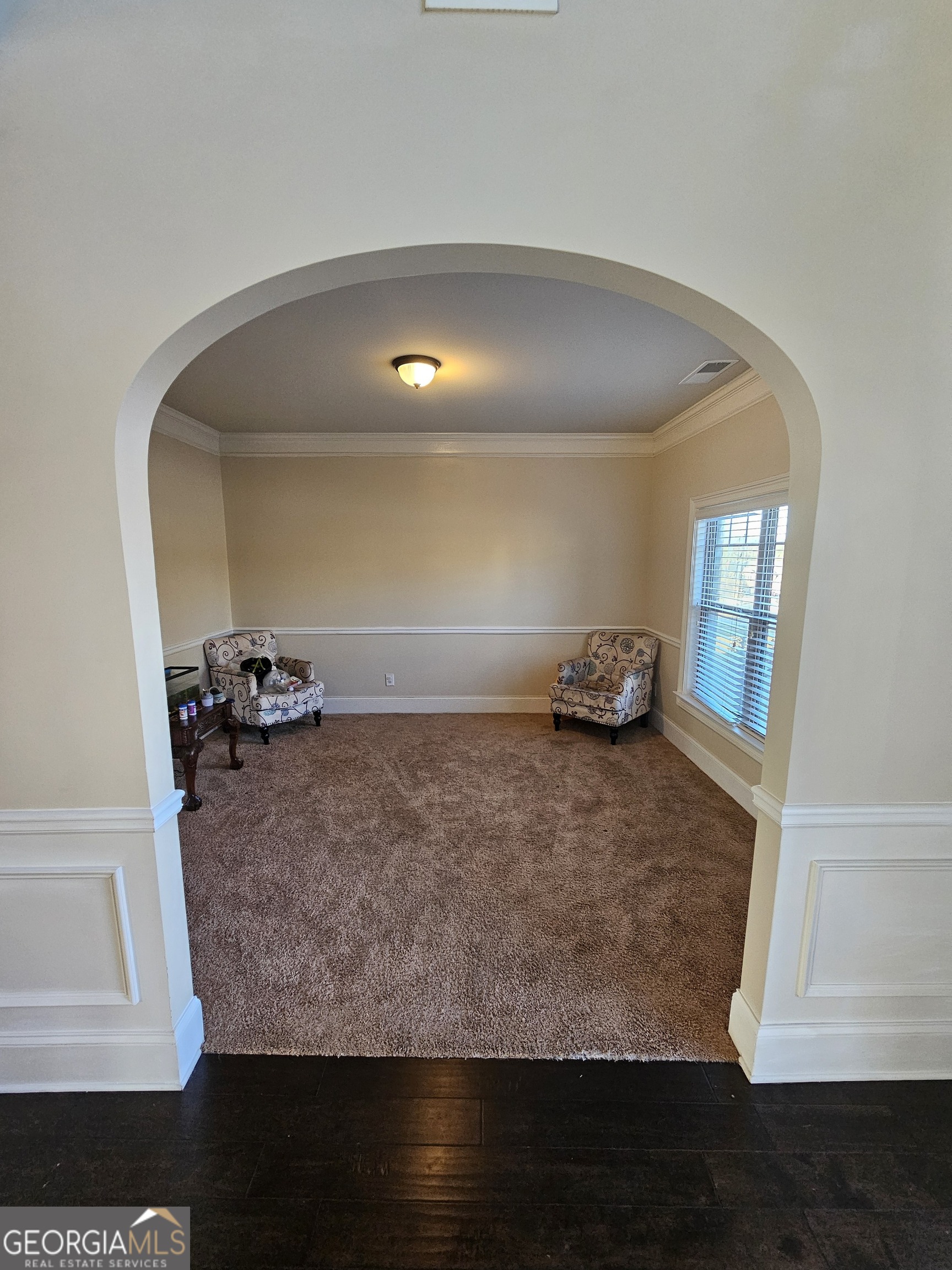 3906 Rosebay Way Southwest Conyers, GA 30094 - Photo 15 of 38 a room with a lamp