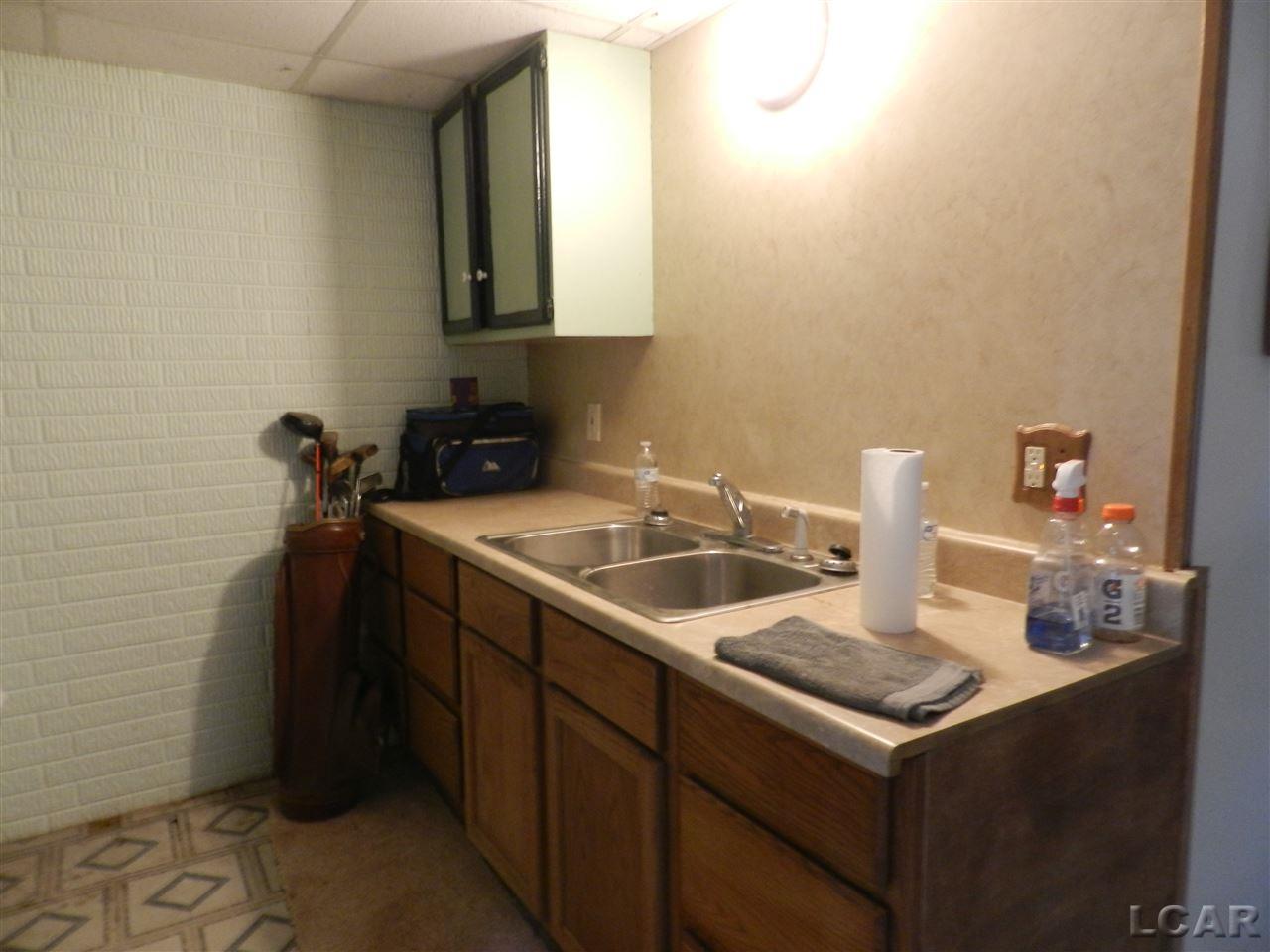12253 Medina Road Hudson, MI 49247 - Photo 19 of 25 50021540-18.JPG