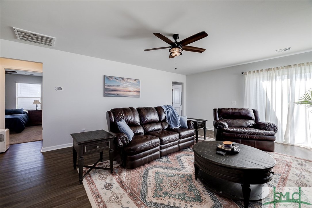 1298 Wilkins Road Midway, GA 31320 - Photo 13 of 37 Living room