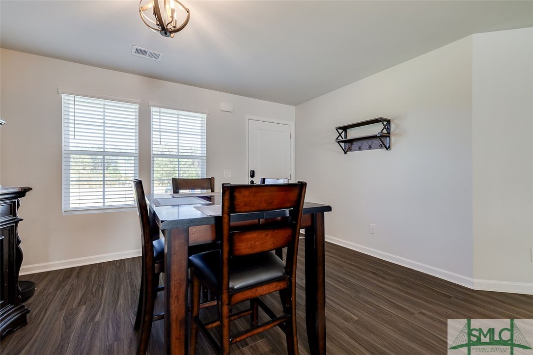 1298 Wilkins Road Midway, GA 31320 - Photo 4 of 37 Dining area