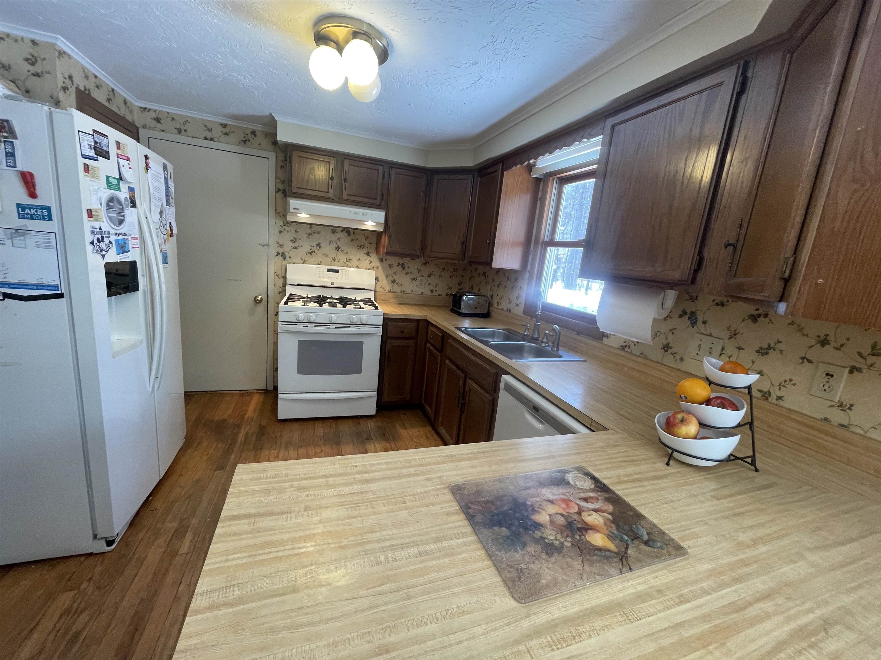 63 Regis Road Laconia, NH 03246 - Photo 8 of 32 Gallery Image 8