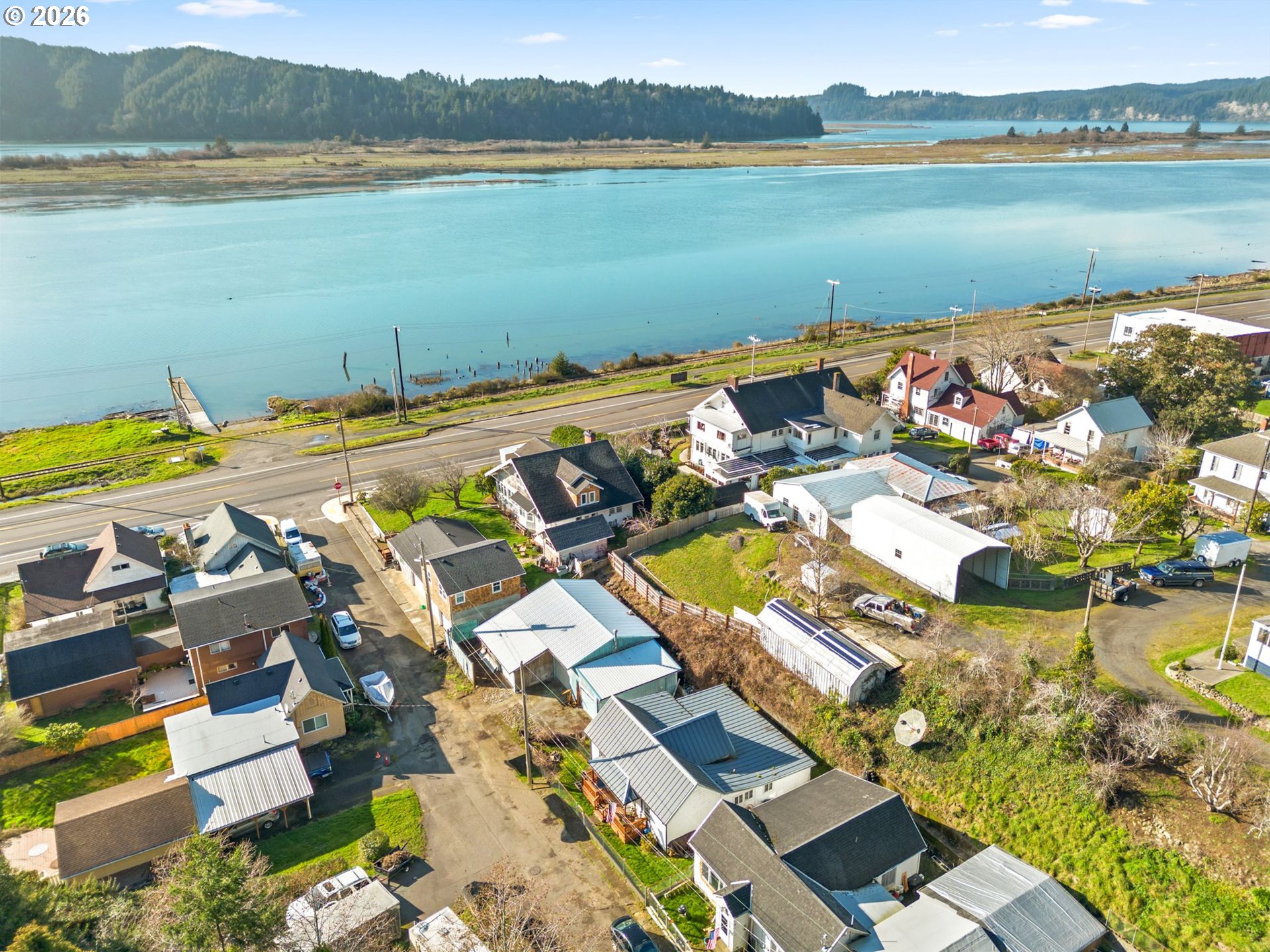 217 Pitt Street Gardiner, OR 97441 - Photo 11 of 12