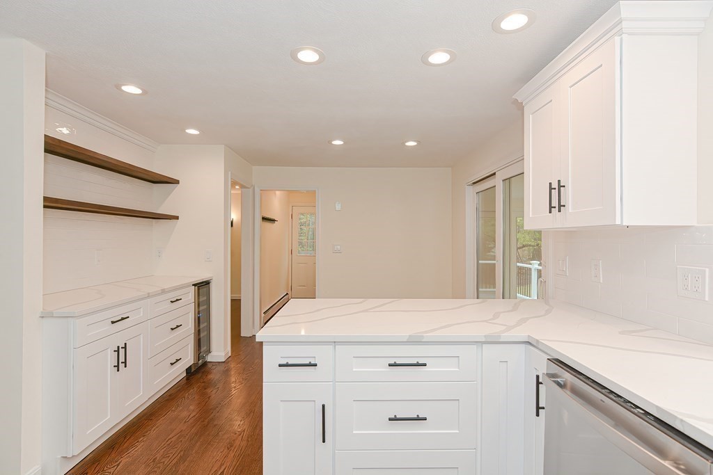 38 Ridge Road Walpole, MA 02081 - Photo 9 of 42 Gallery Image 9
