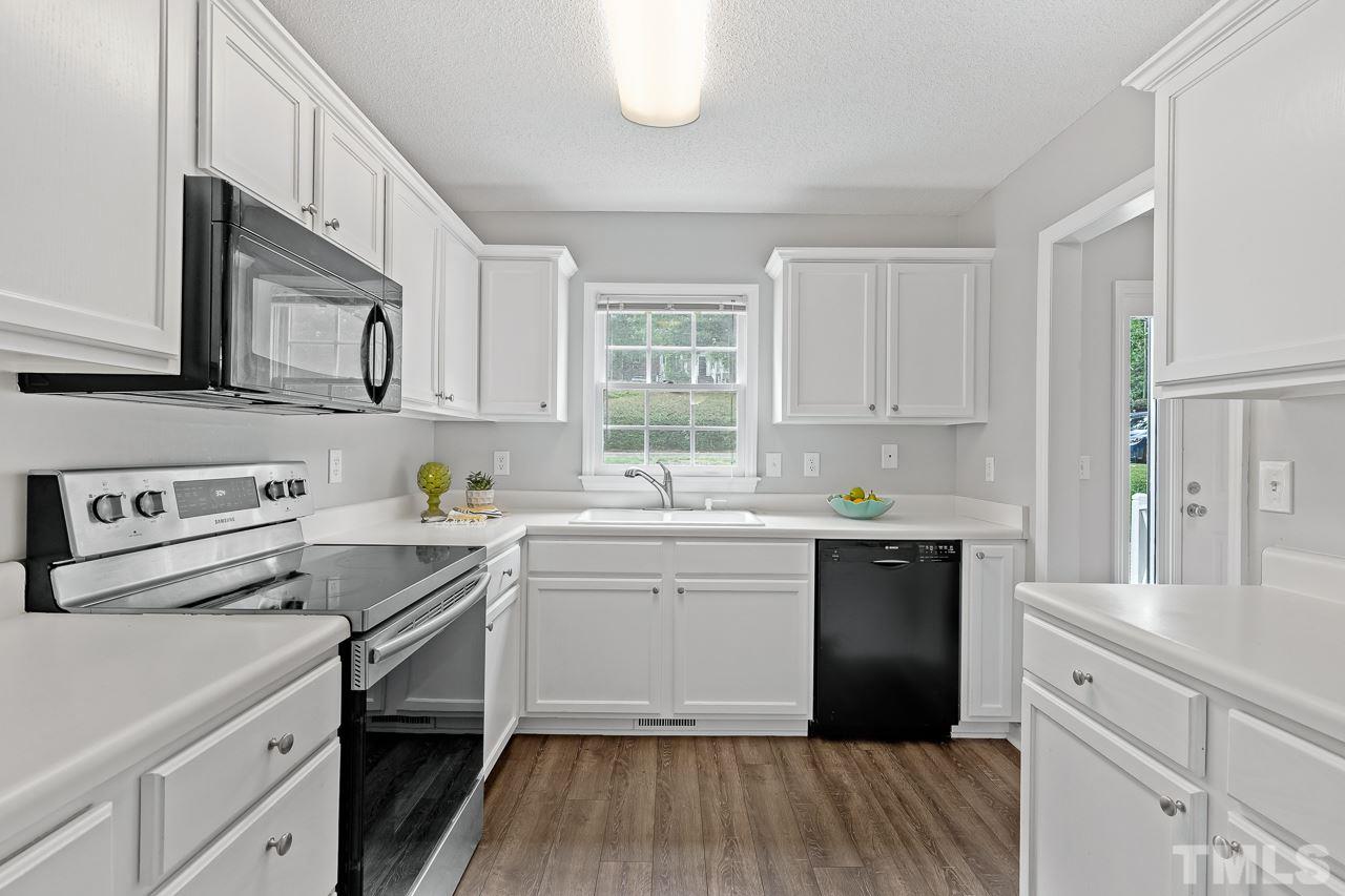 6744 Queen Annes Drive Raleigh, NC 27613 - Photo 3 of 27