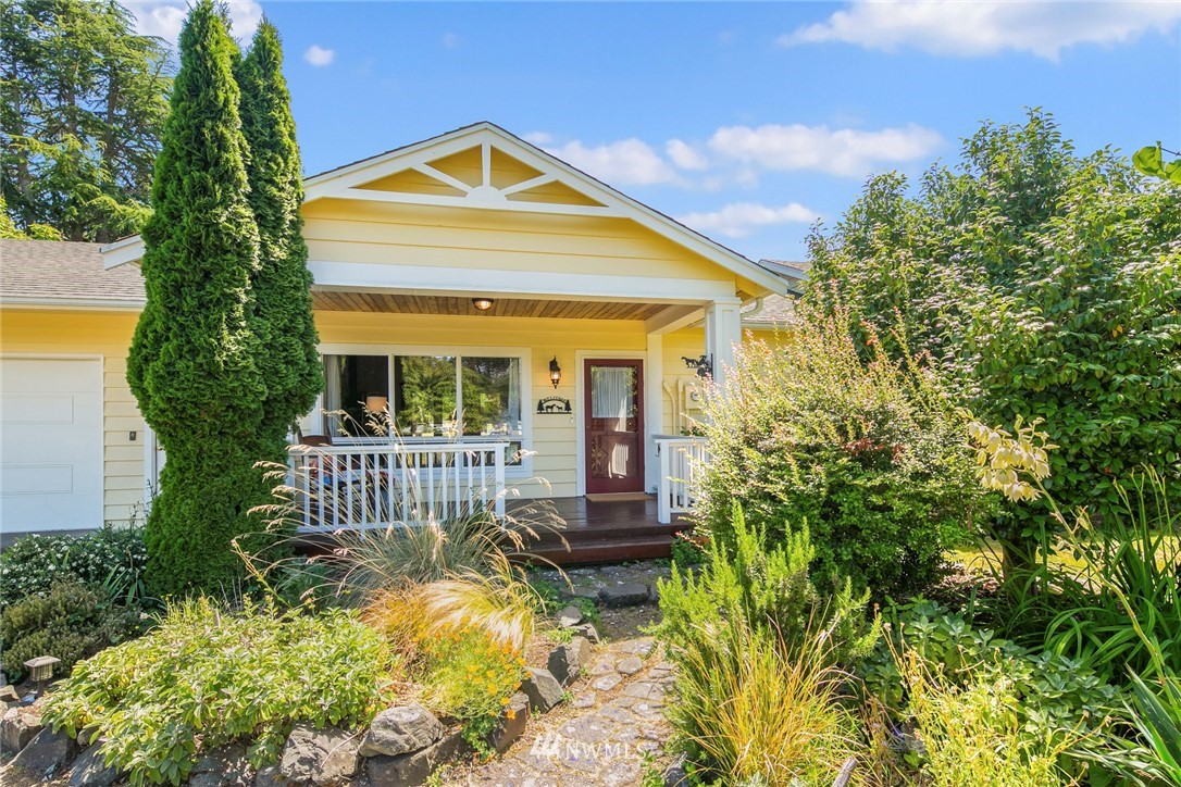 5527 Southwest Point Robinson Road Vashon, WA 98070 - Photo 3 of 39 Gallery Image 3